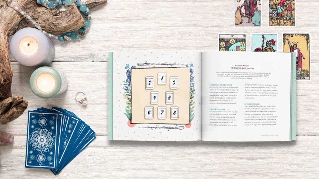 Libro de tarot terapéutico y evolutivo